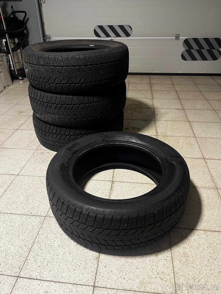 pneumatiky, rozměr 235/60 R18. - 2