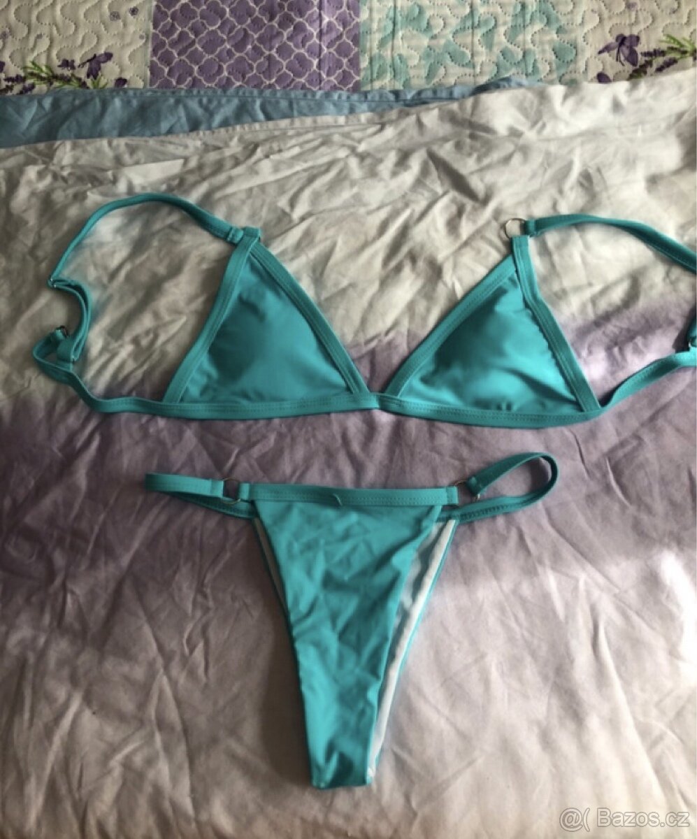 Tyrkysové plavky - 2