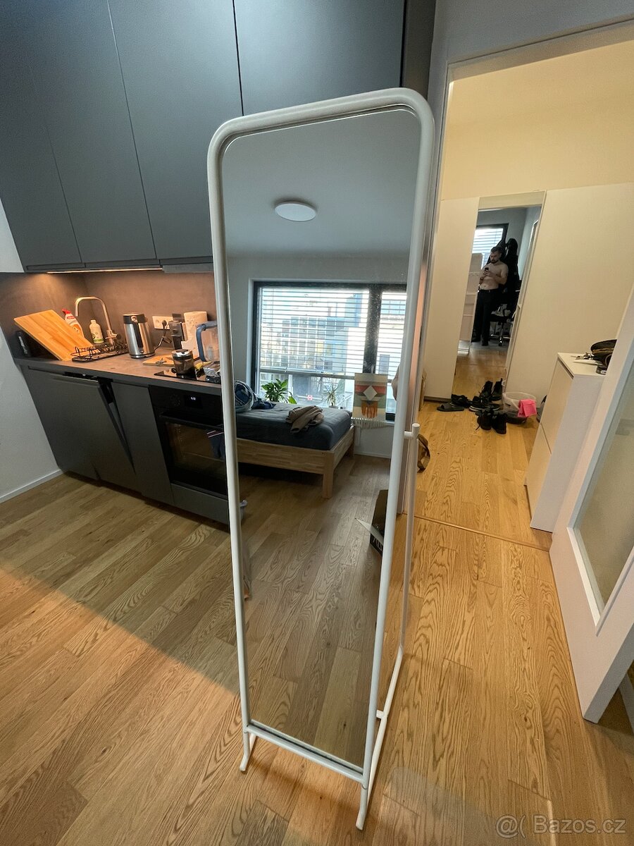 Stojací zrcadlo - 2