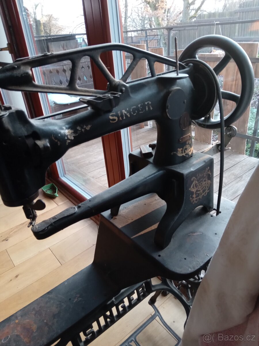 Prodam stary sici obuvnicky stroj Singer - 2