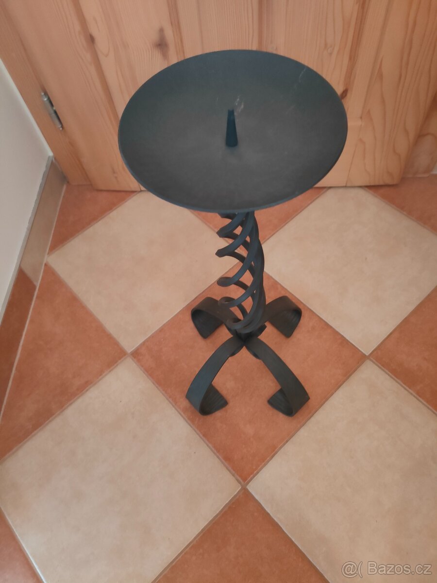 Kovaný svícen - 2