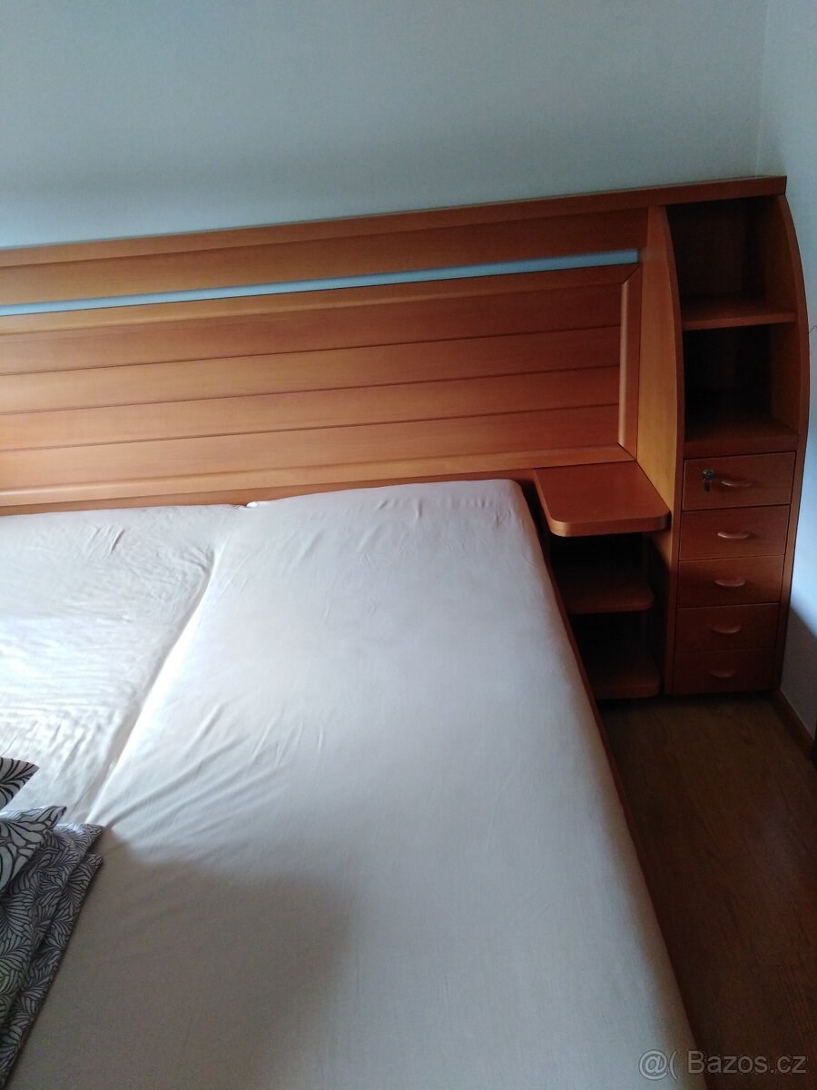 Postel + 2 rošty + matrace - 2