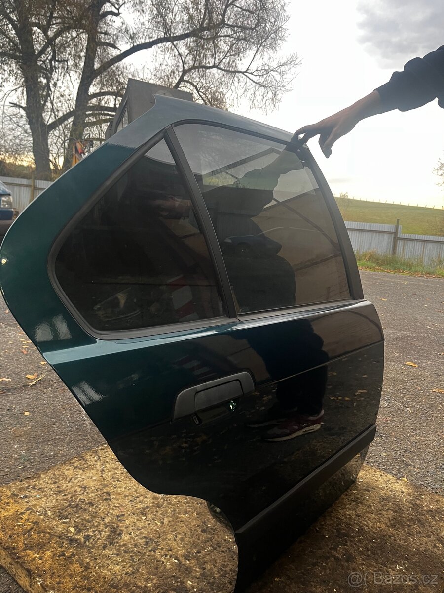 Karoserie BMW e36 sedan - 2