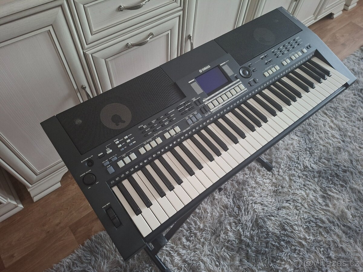 YAMAHA S550 - 2