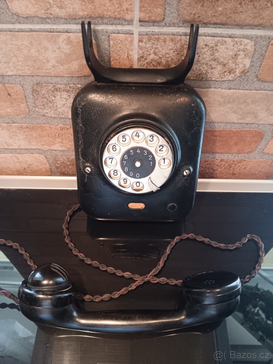 Stary telefon - 2