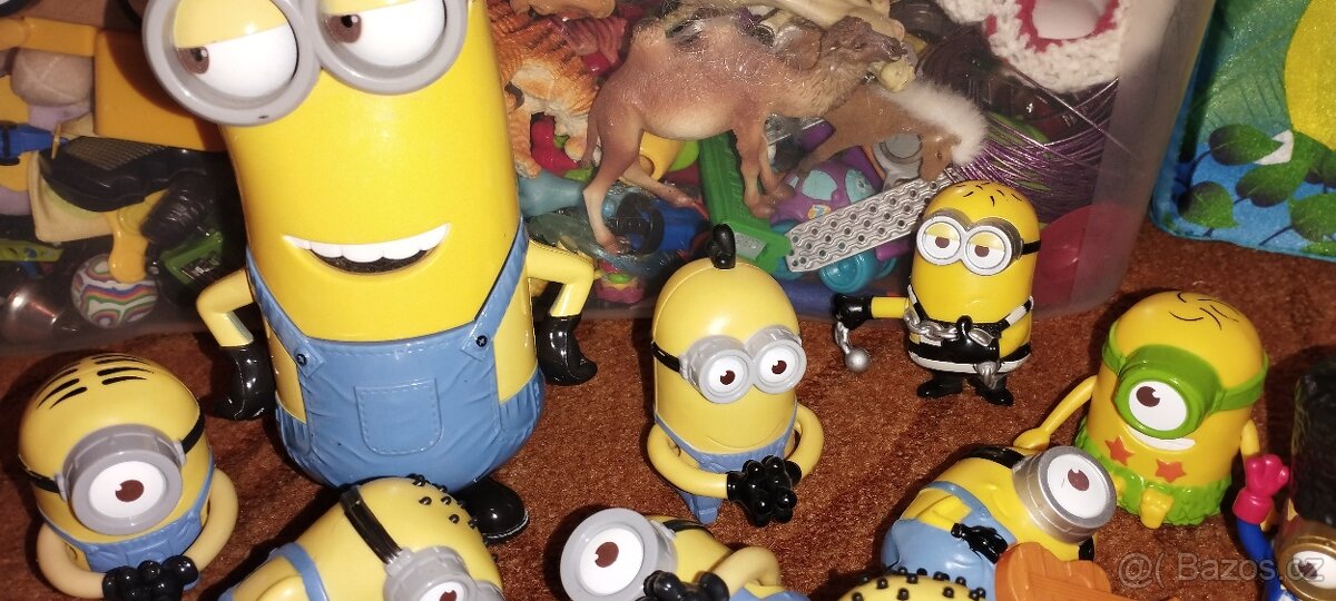 Plný úložný box hraček...všeho chuť - 2