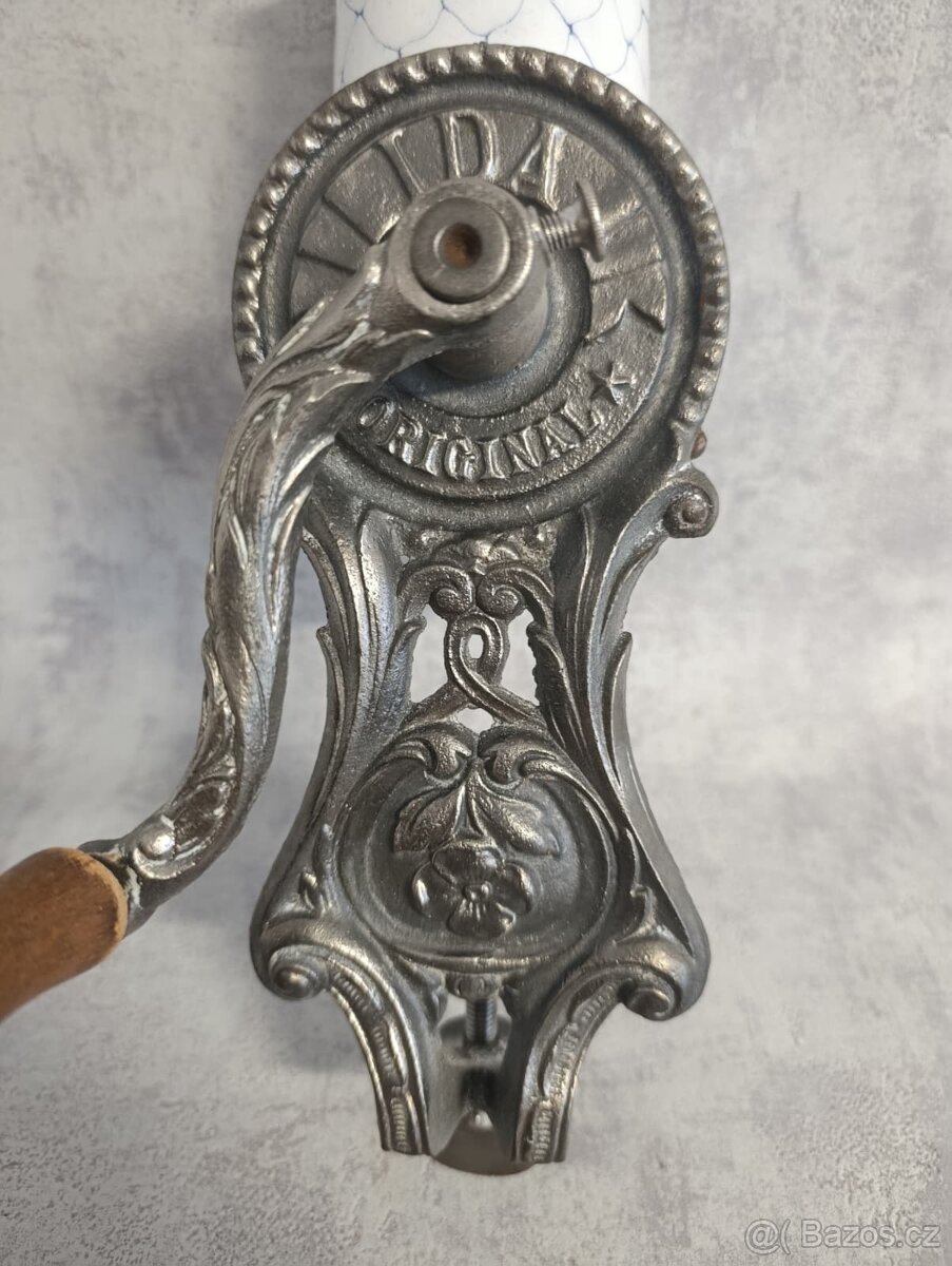 Velmi starý krásný velký mlýnek na strouhanku IDA s krásný, - 2