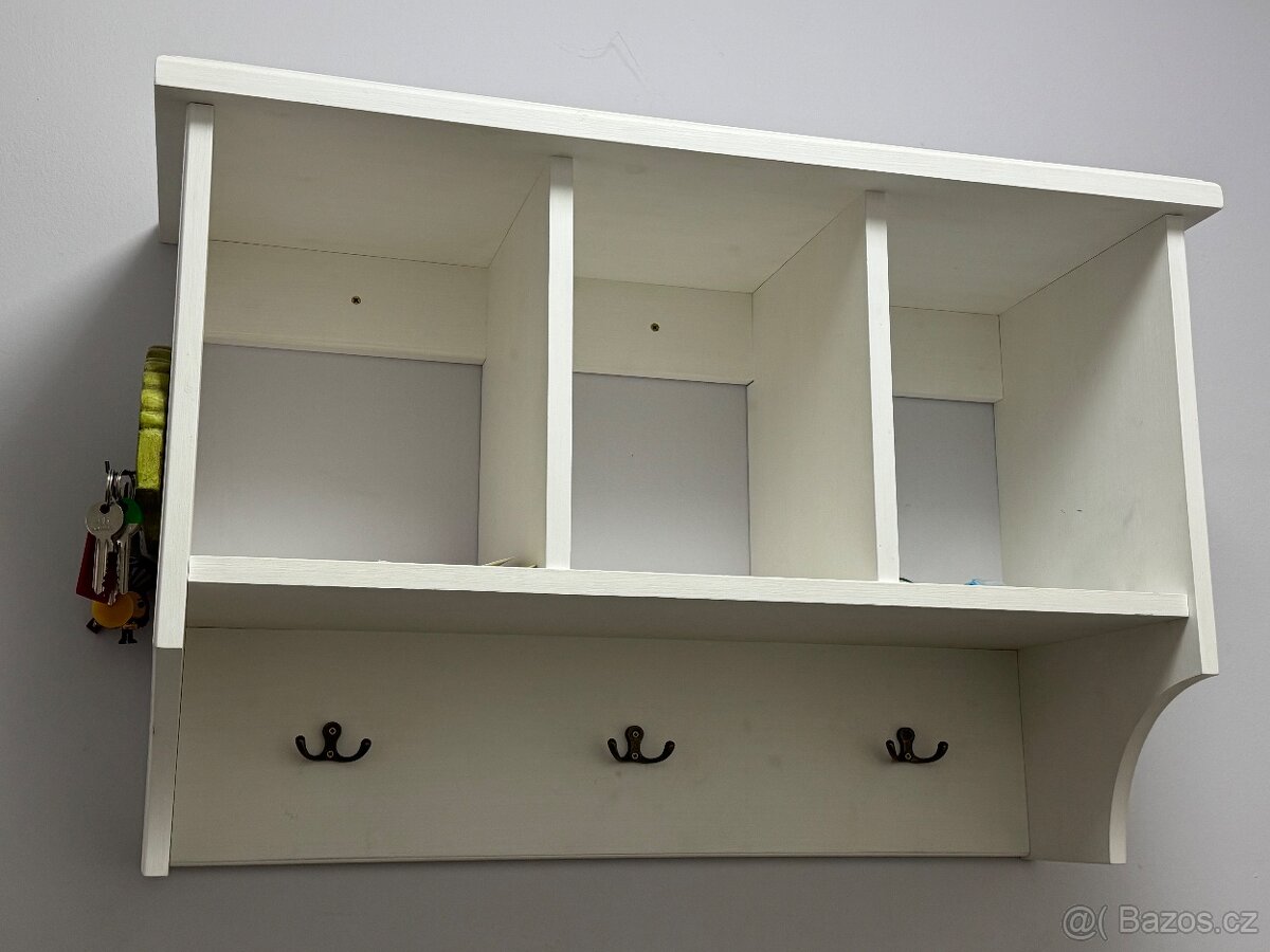 Věšák s úložným prostorem - masiv - 2