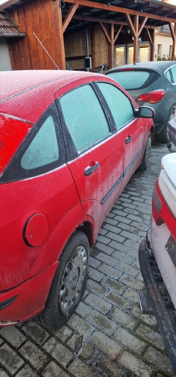 Ford fokus 1,6 i 74kw - 2