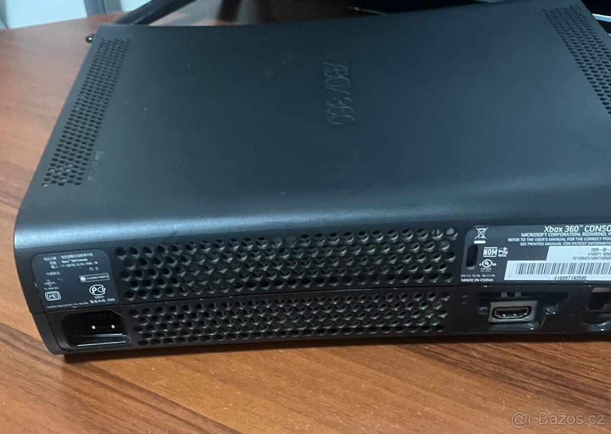 Prodám herní konzoli Xbox 360 - 2