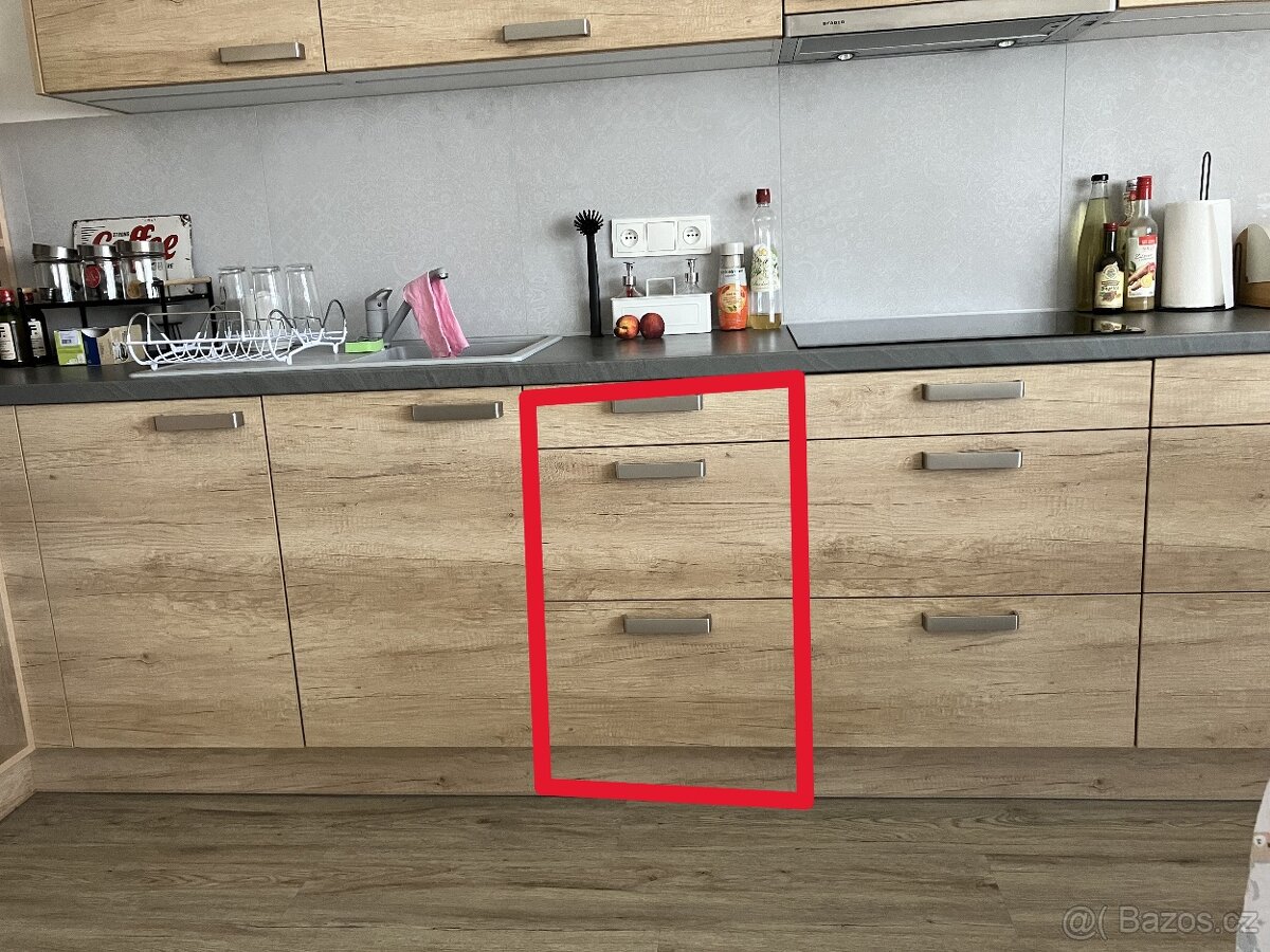 Kuchyňská skříňka se šuplíky - 2