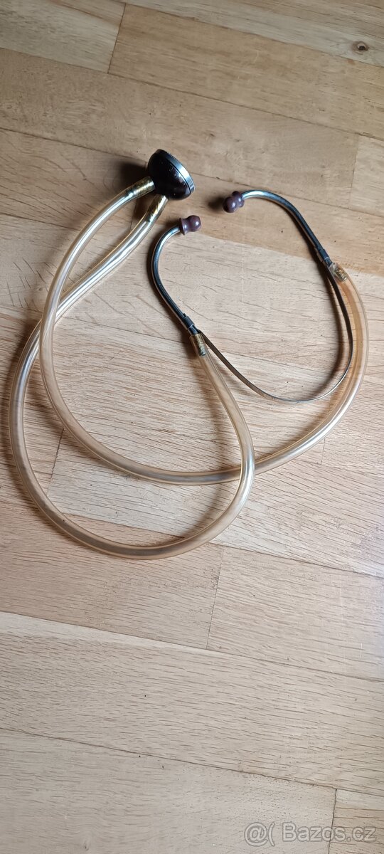 Staré lékařské naslouchátko - 2