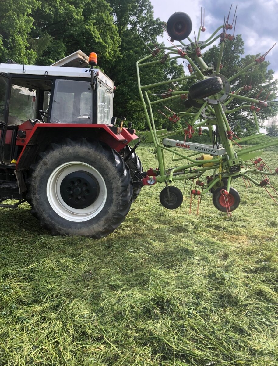 Obraceč sena Claas VOLTO 770 - 2