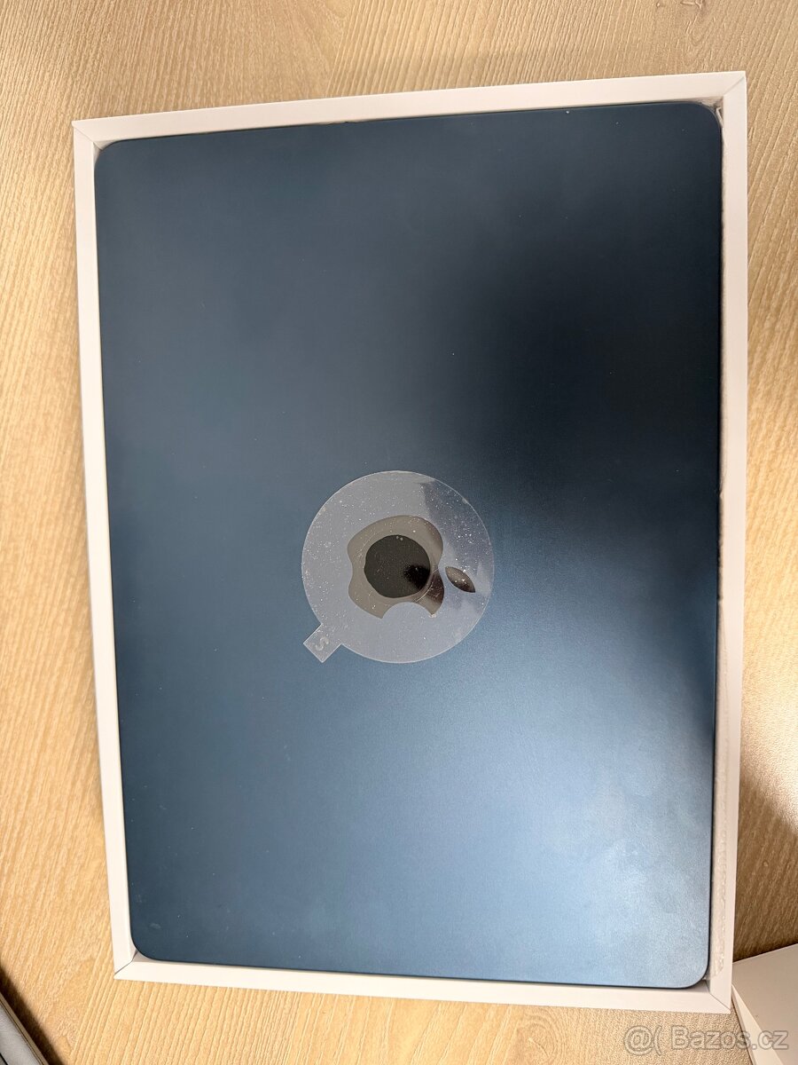 Apple MacBook Air, M2, 13,6”, 512 GB klávesnice + myš - 2