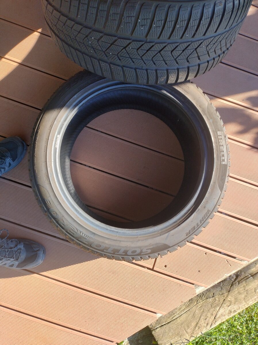 Zimní pneu 235/45/r18 Pirelli - 2