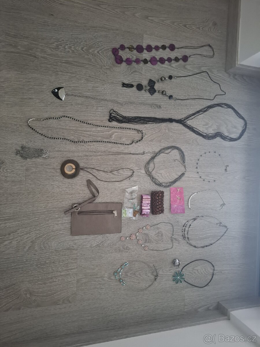 24 ks šperků - 2