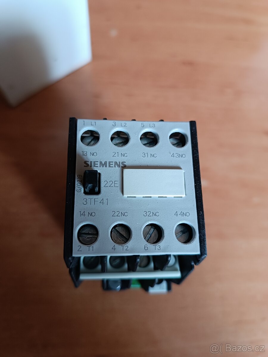 Siemens stykačové relé 3TF41 22-4BB4 - 2