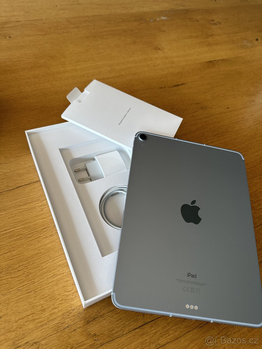 iPad Air 4th Gen, 64Gb, Wifi + Cellular, Modry - 2