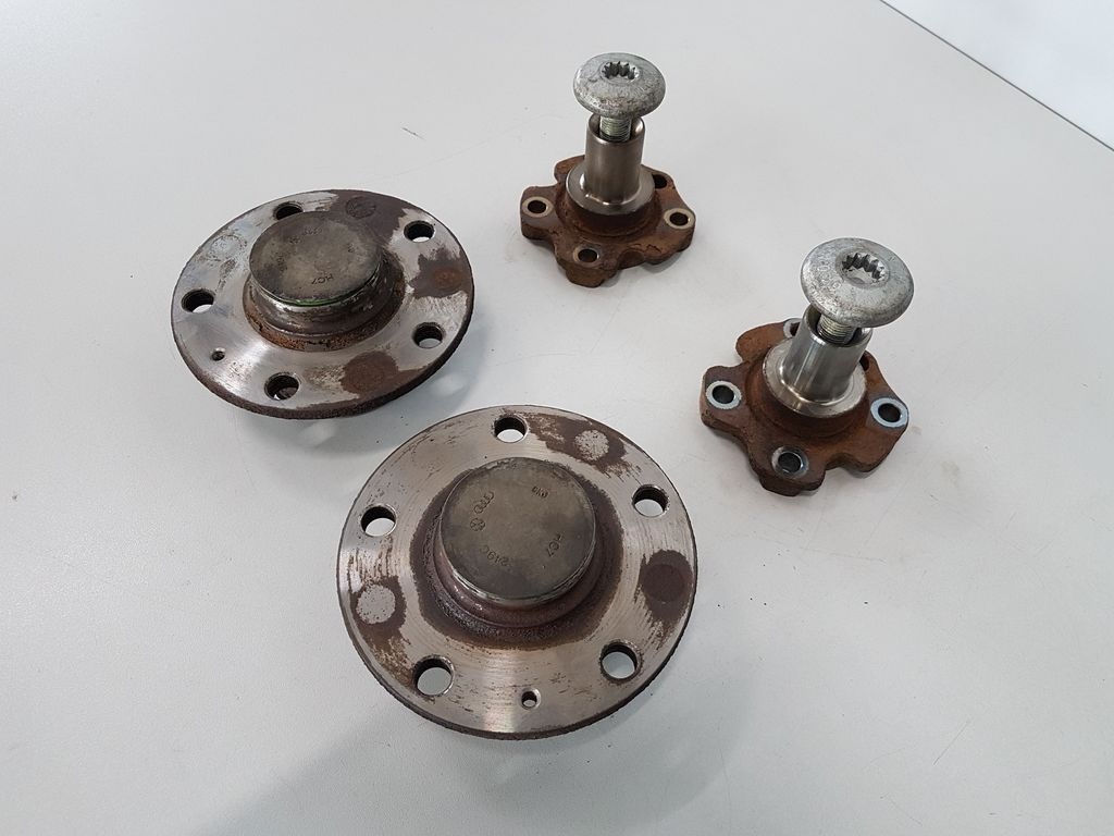 Náboj, ložisko, trn zadní nápravy Škoda Octavia III - 2