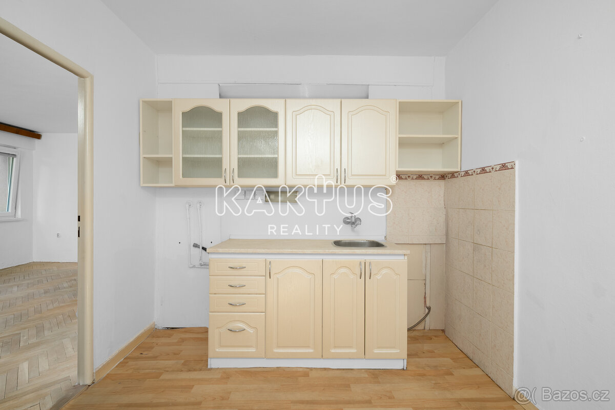 Prodej bytu v osobním vlastnictví 2+1 (58 m²), balkón, ulice - 2