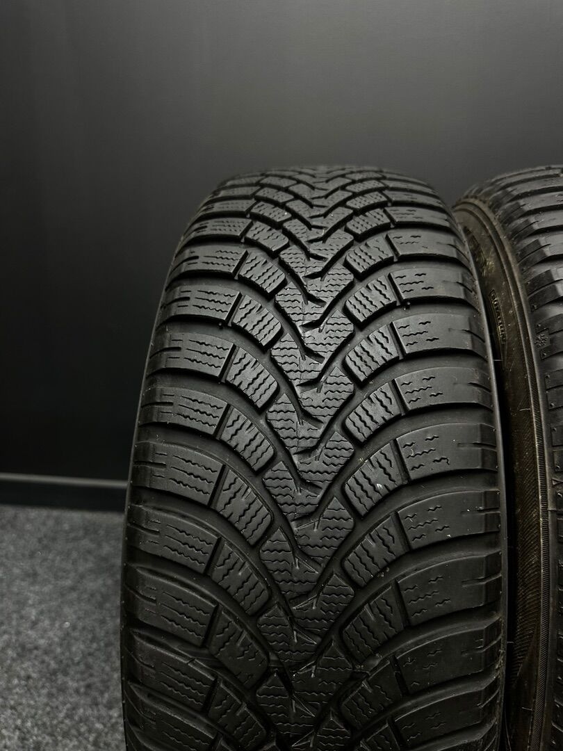 Sada pneu Falken 215/60/17 - 2