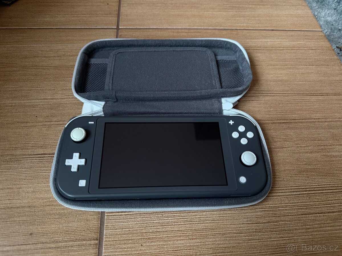 Prodám Nintendo Switch lite - 2