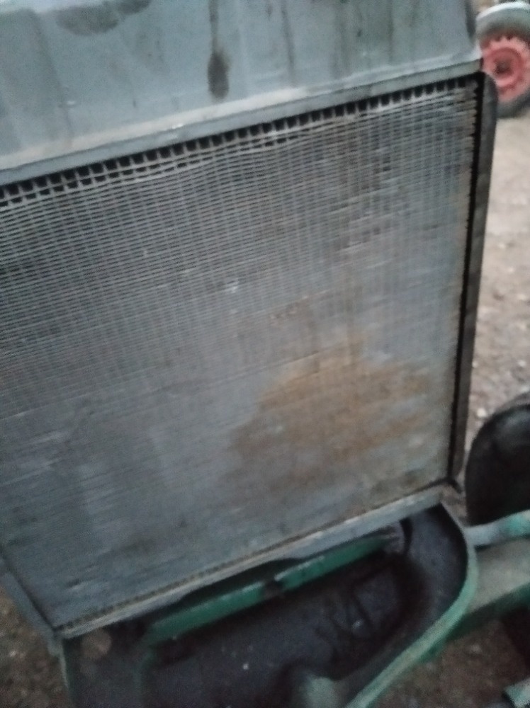 Prodám zdravý chladič na ZETOR7011- po FRIDEXU - 2