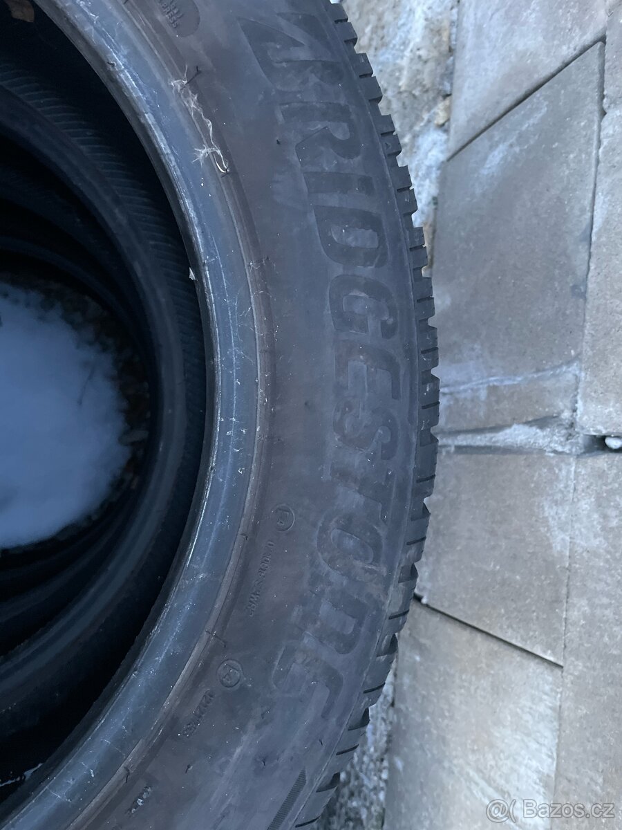 Zimní pneu 235/55R19 Bridgestone - 2