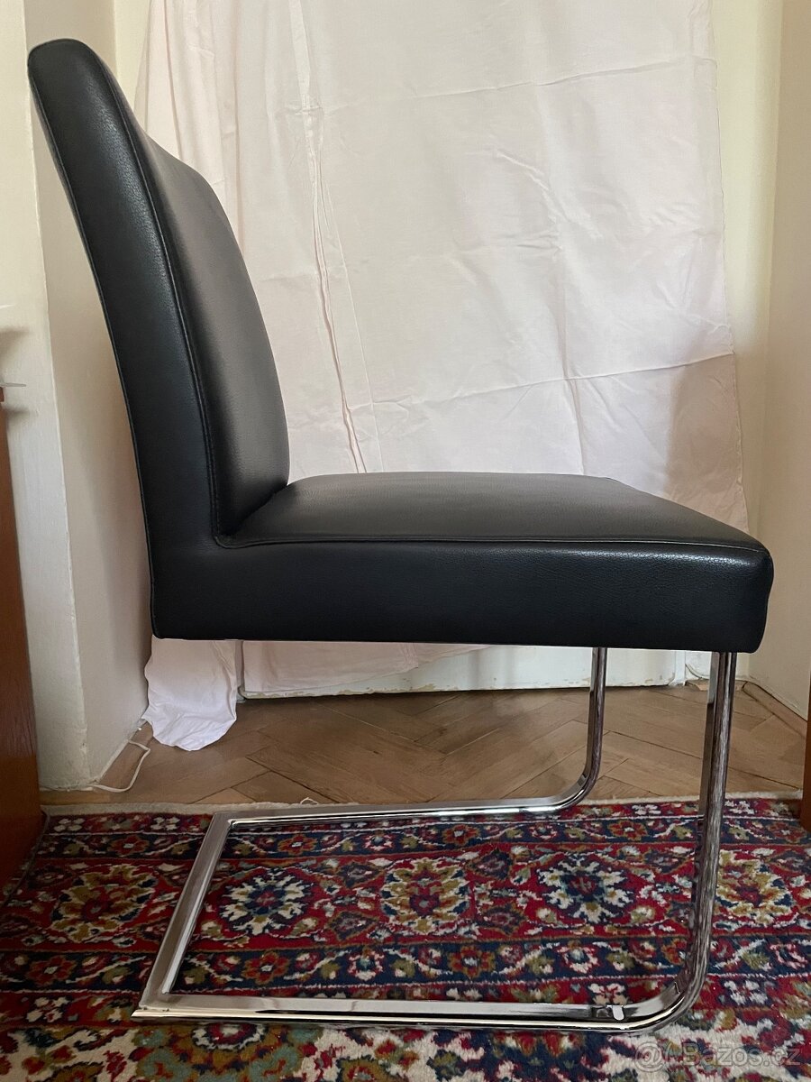 Kožená židle. - 2