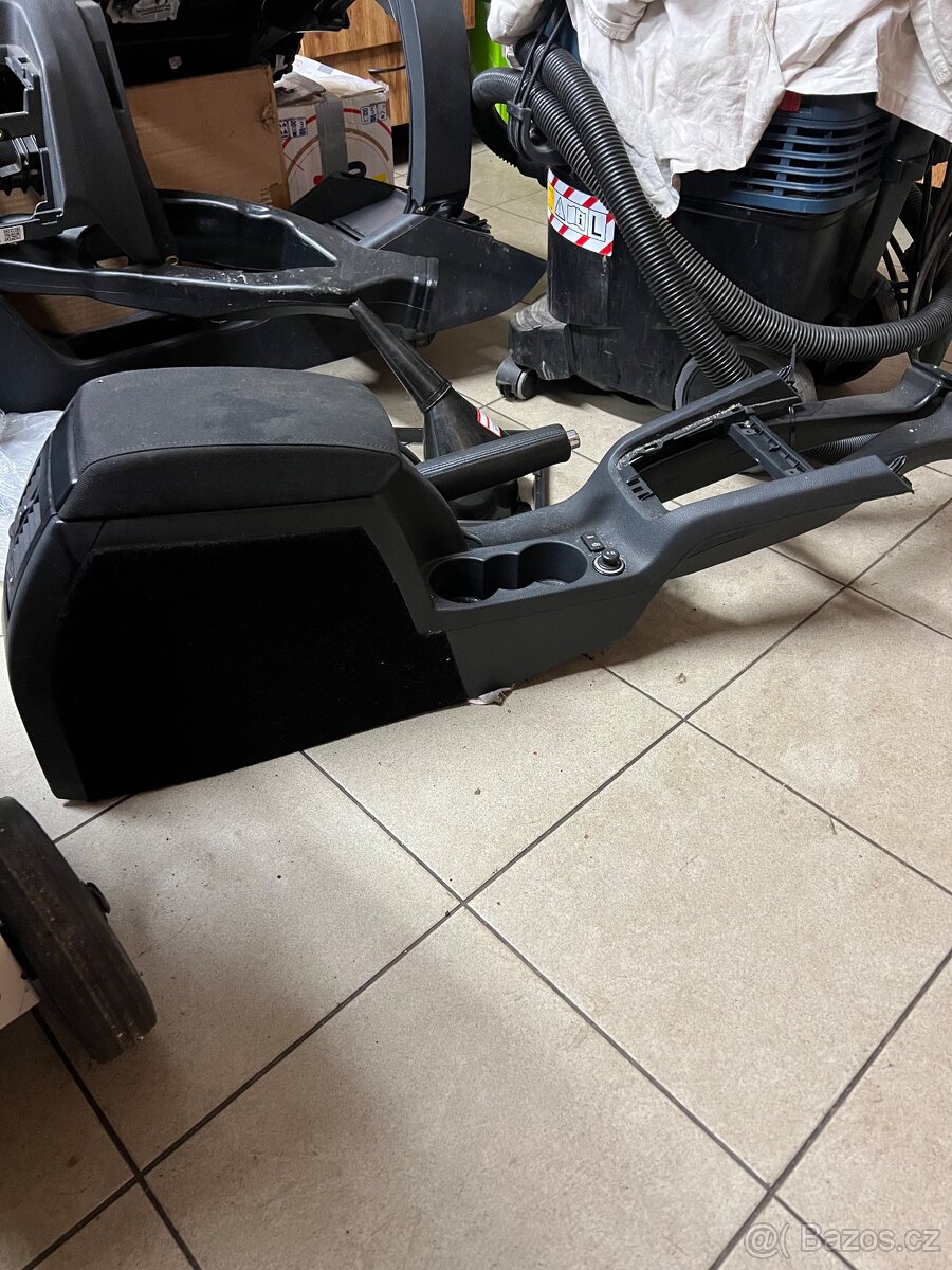 Loketní opěrka Škoda Octavia II - 2