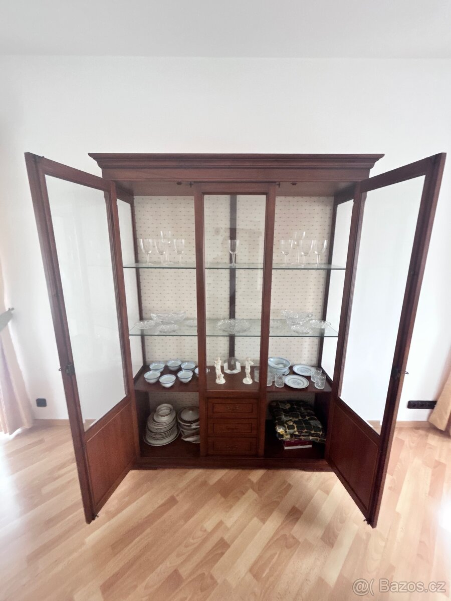 Elegantní vitrína - 1 ks - 2