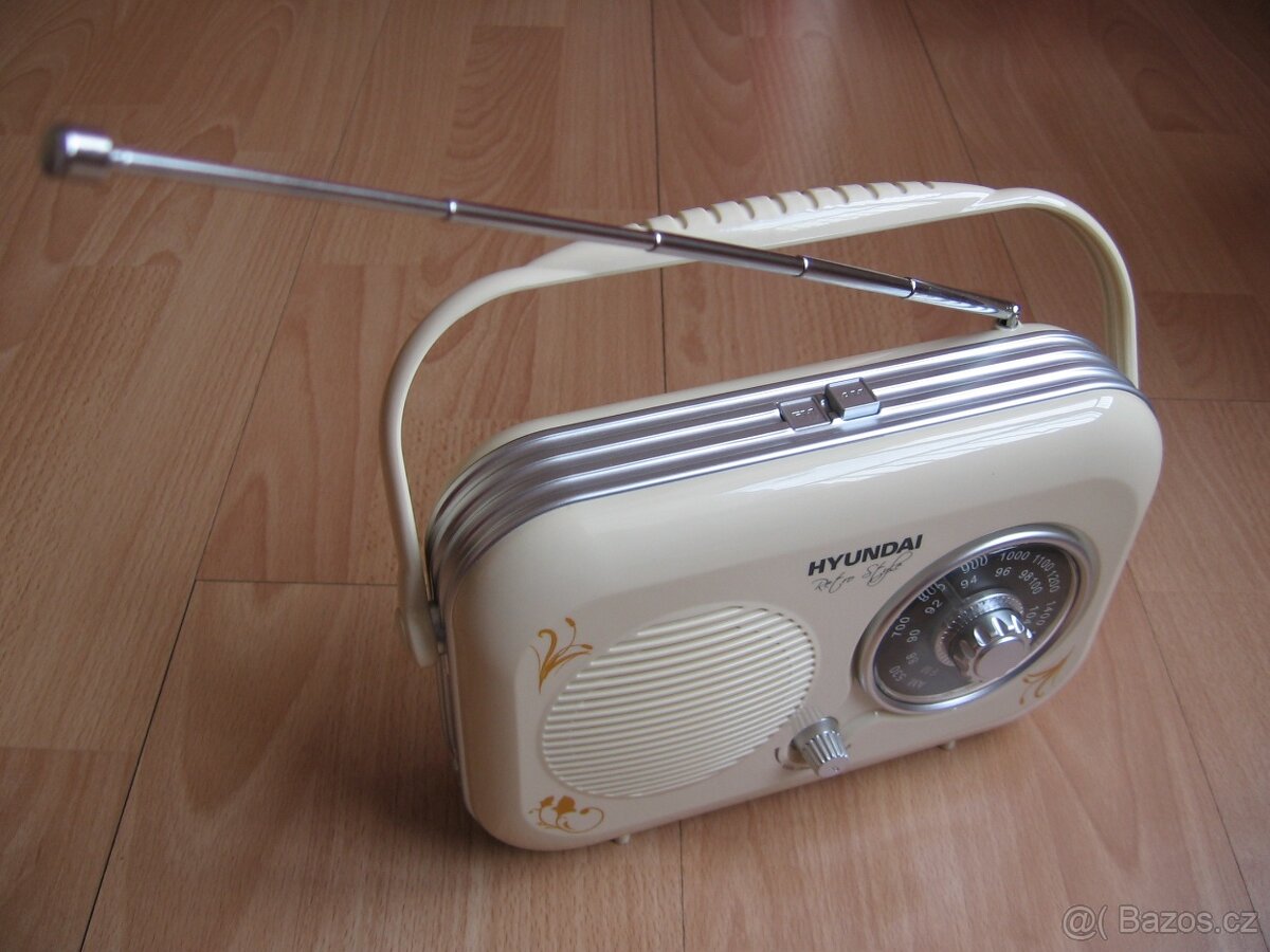 Přenosné FM retro rádio zn. Hyundai - 2