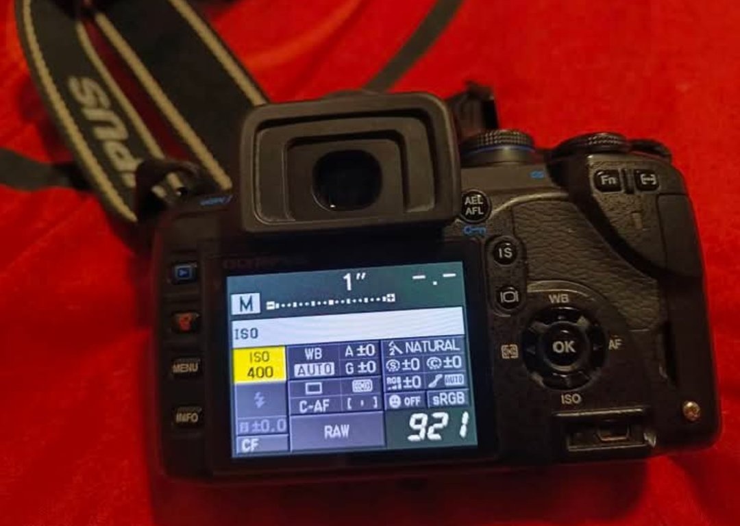 Olympus E-520 IS - 2