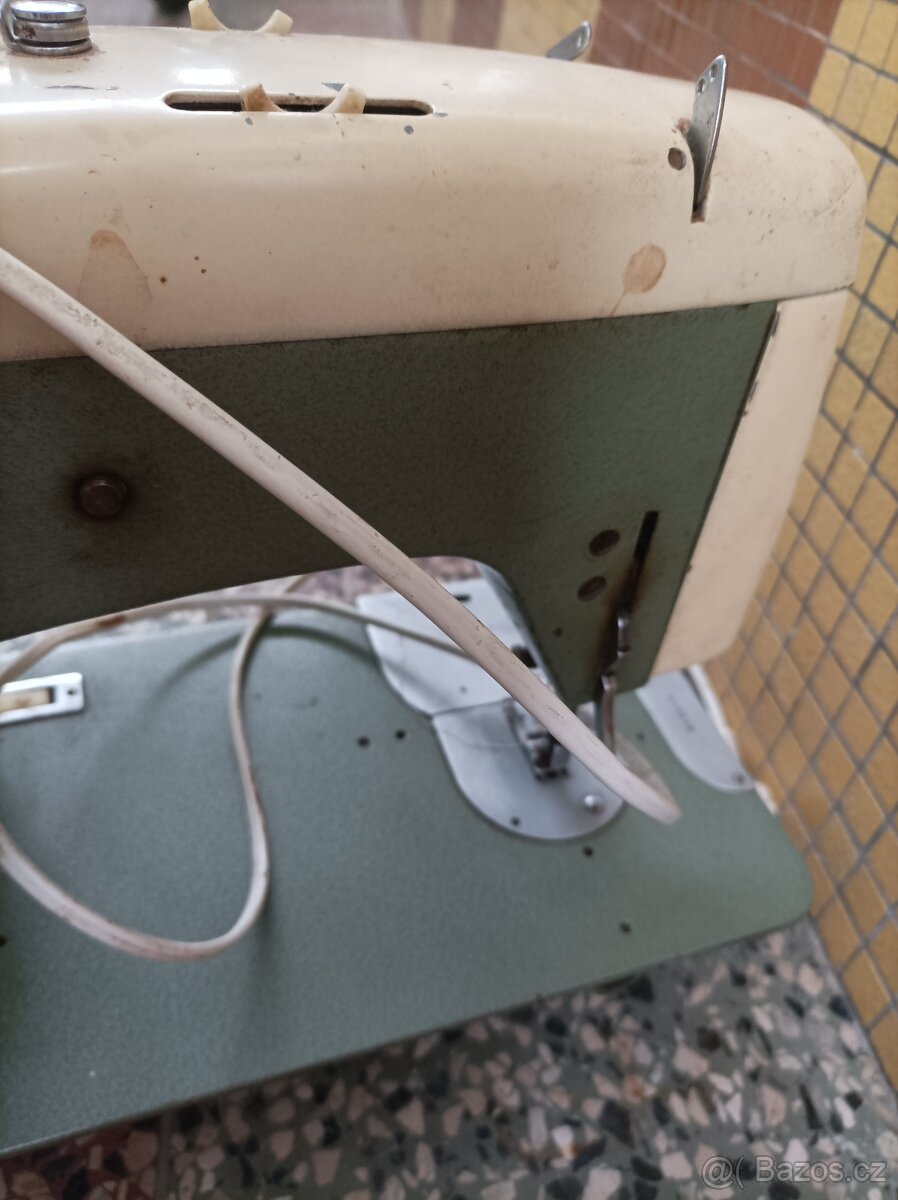 Šicí stroj Veritas - 2