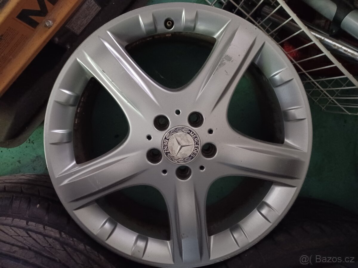 Mercedes r19 - 2
