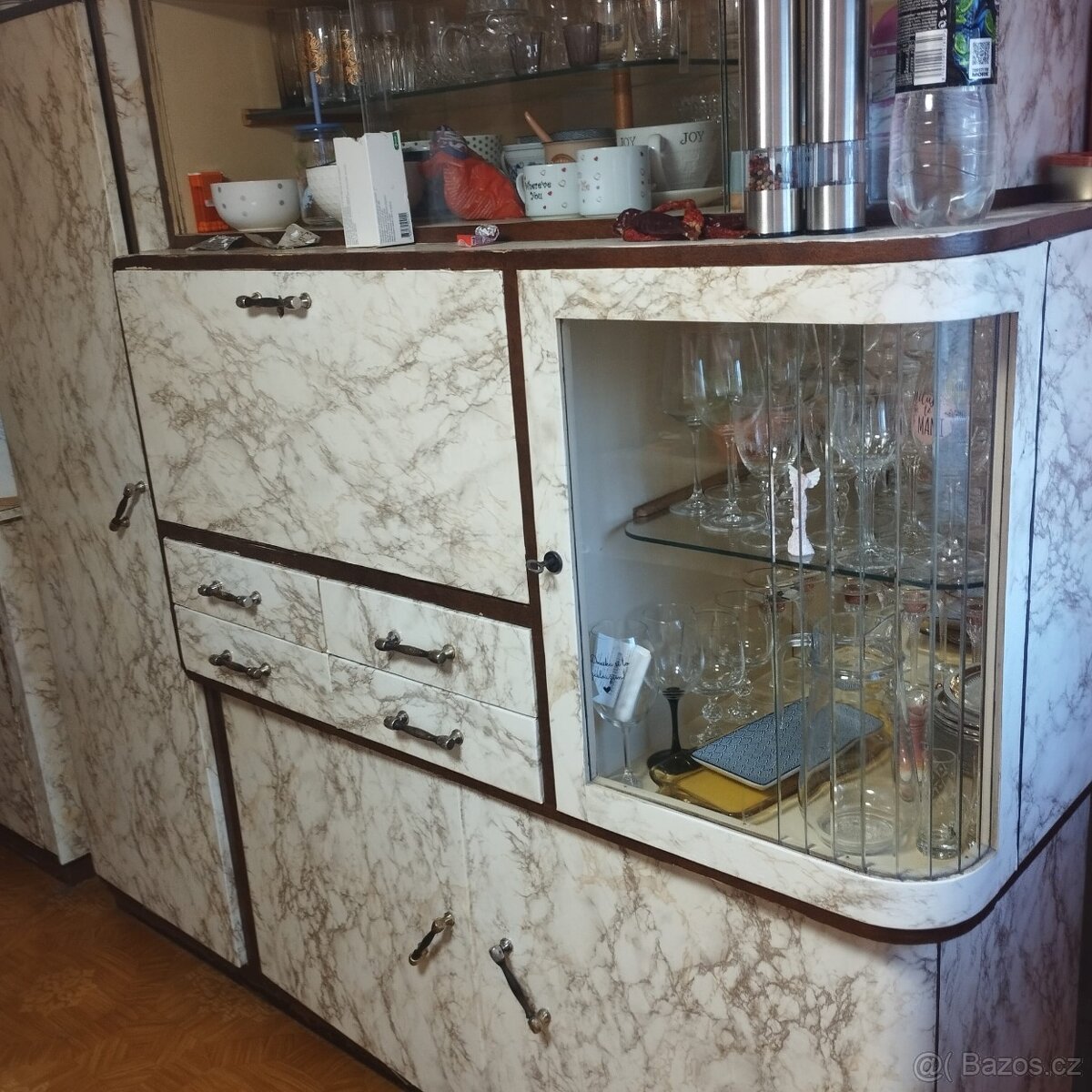 Starožitný nábytek - 2