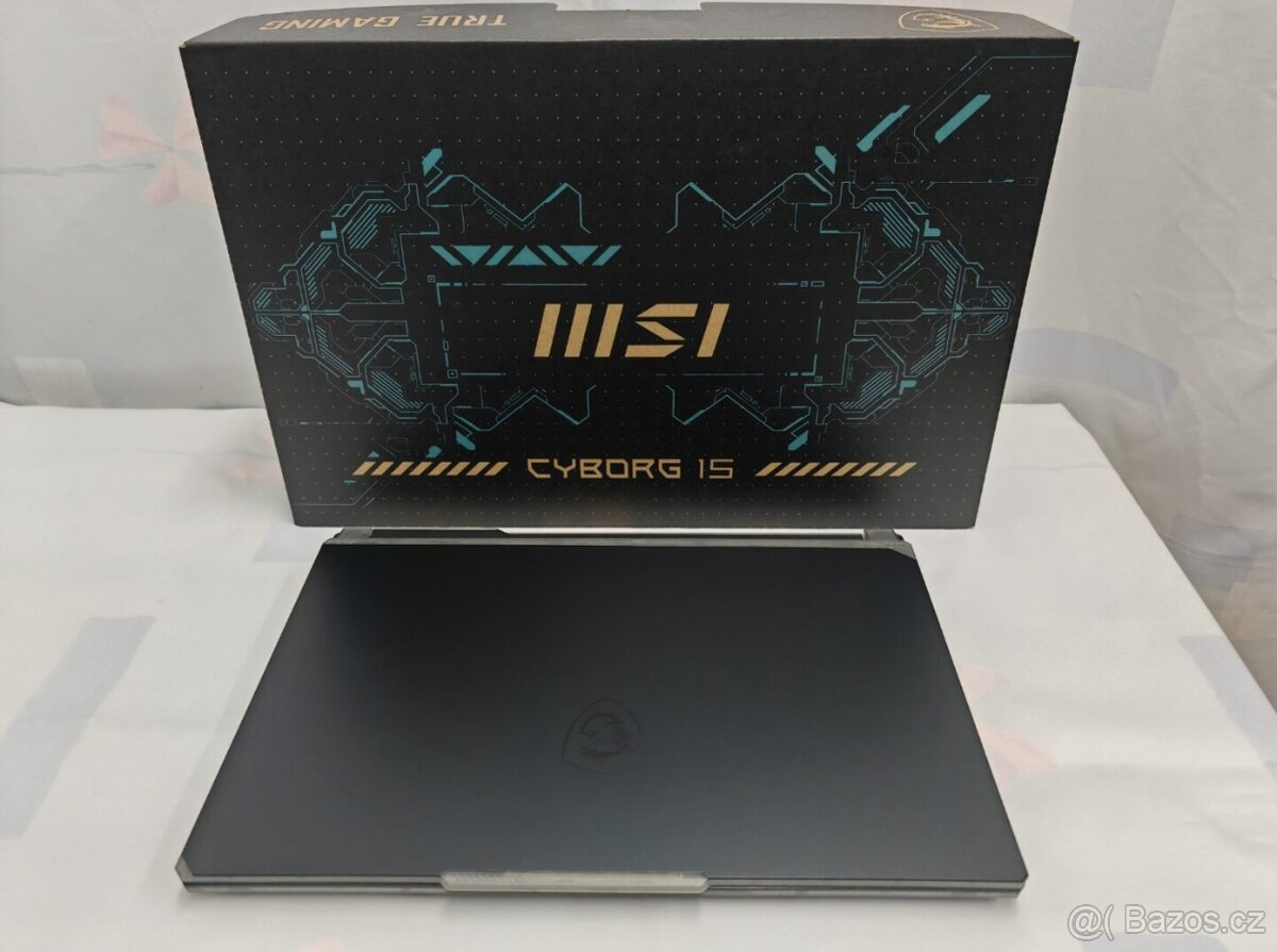 Herní notebook MSI Cyborg 15 A12VE i5 RTX 4050 - 2
