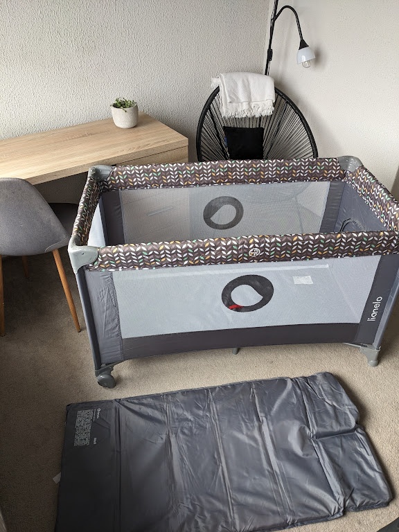 Cestovní skládací postýlka LIONELO Stefi (barevný motiv) - 2