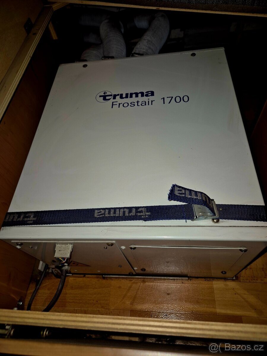 Karavan Knaus Sudwind KW01, 6 osob, Markýza - 2