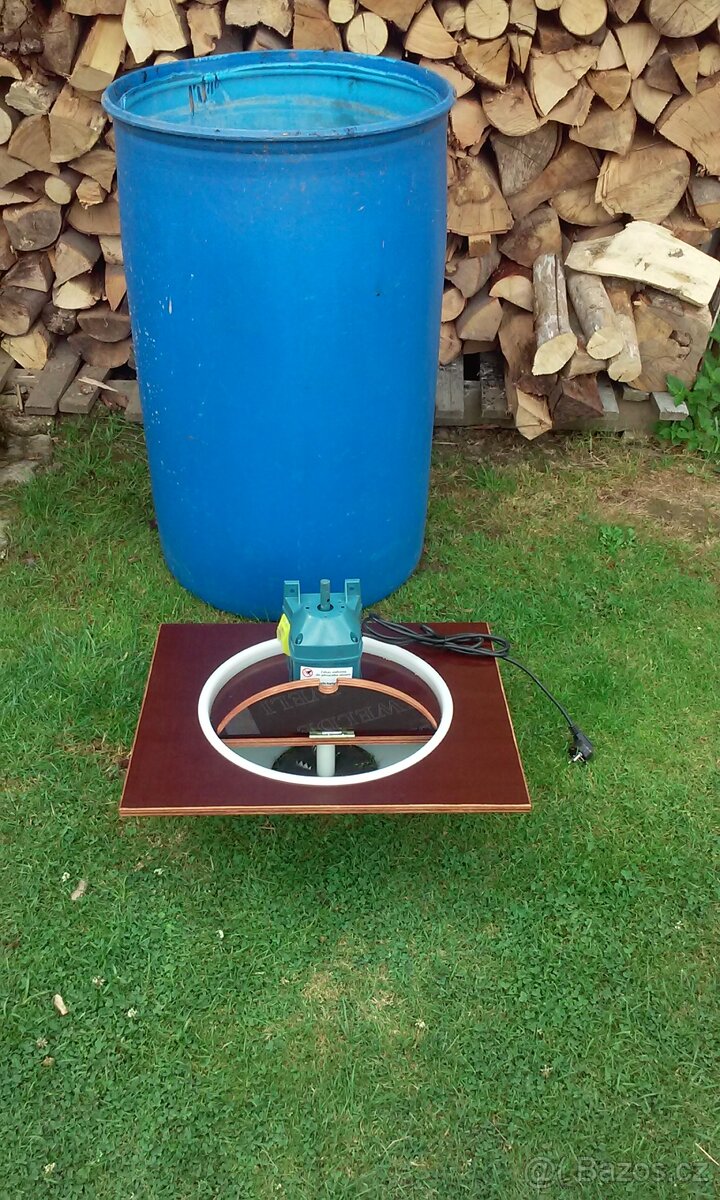 Elektrický drvič šroťák pro mletí ovoce na 220V / 1,8kW - 2