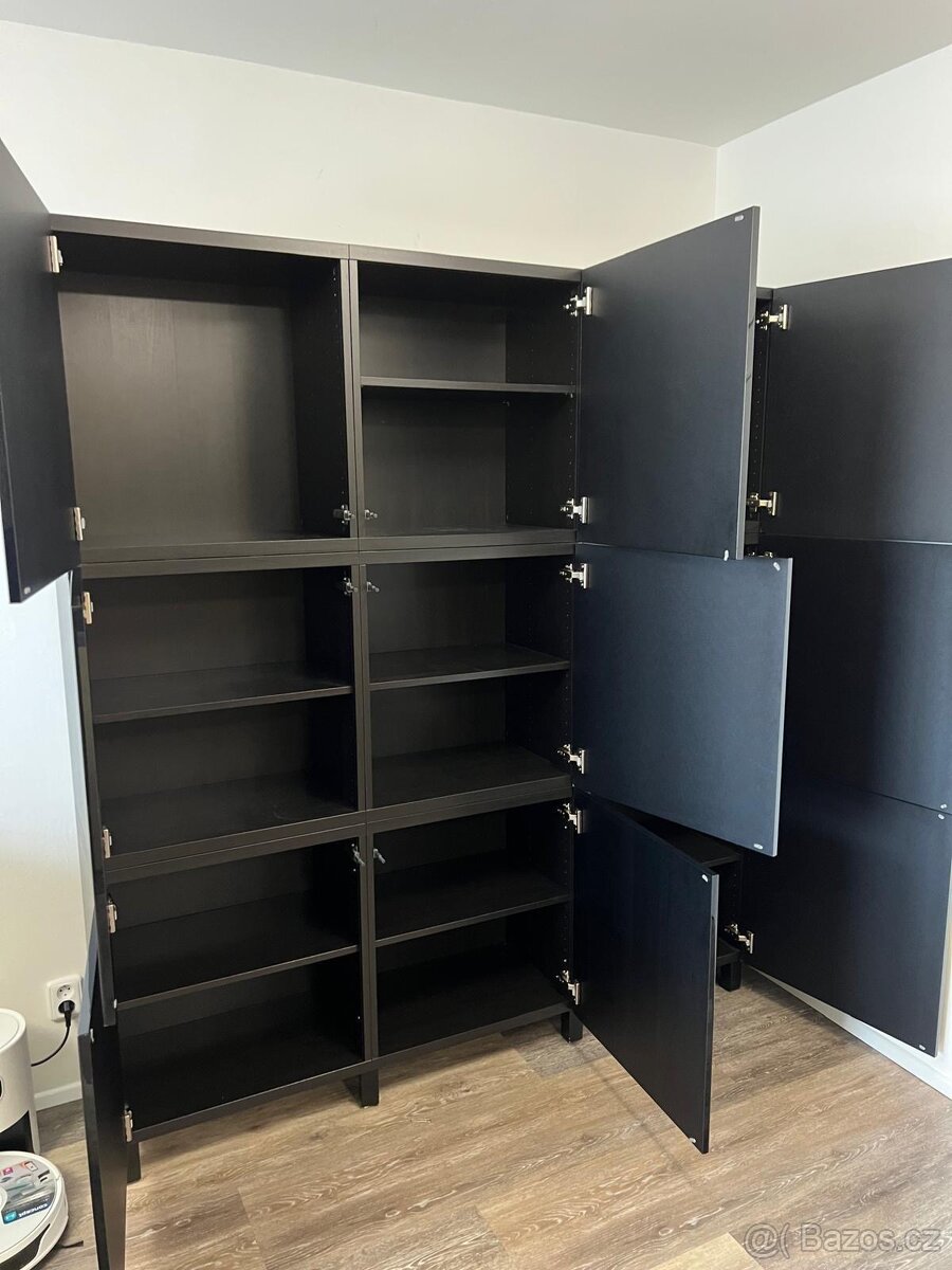 sestavená skříň se skřínek Bestã Ikea - 2