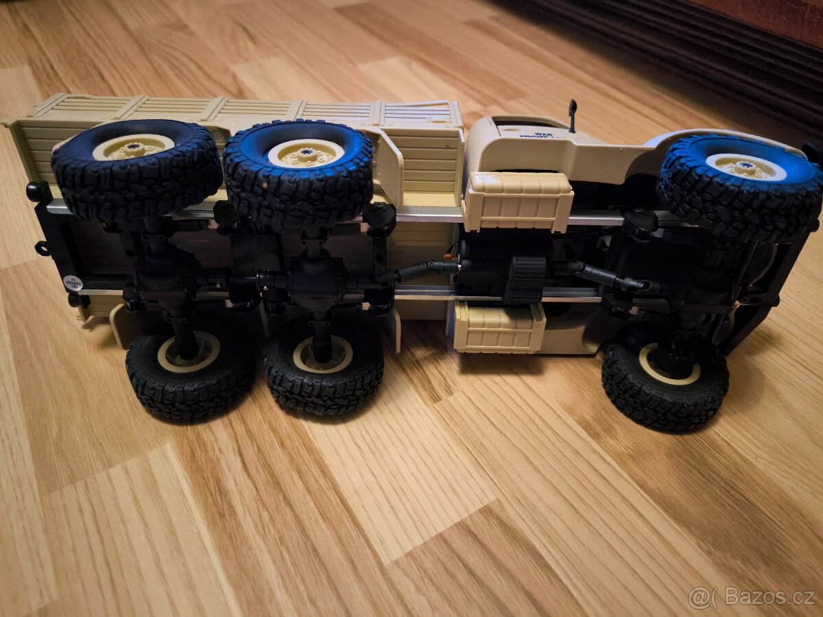 RC model vojenského auta od firmy JRC - 2