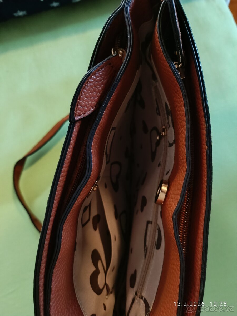 Prodám DÁMSKOU HNĚDOU KABELKU - 2