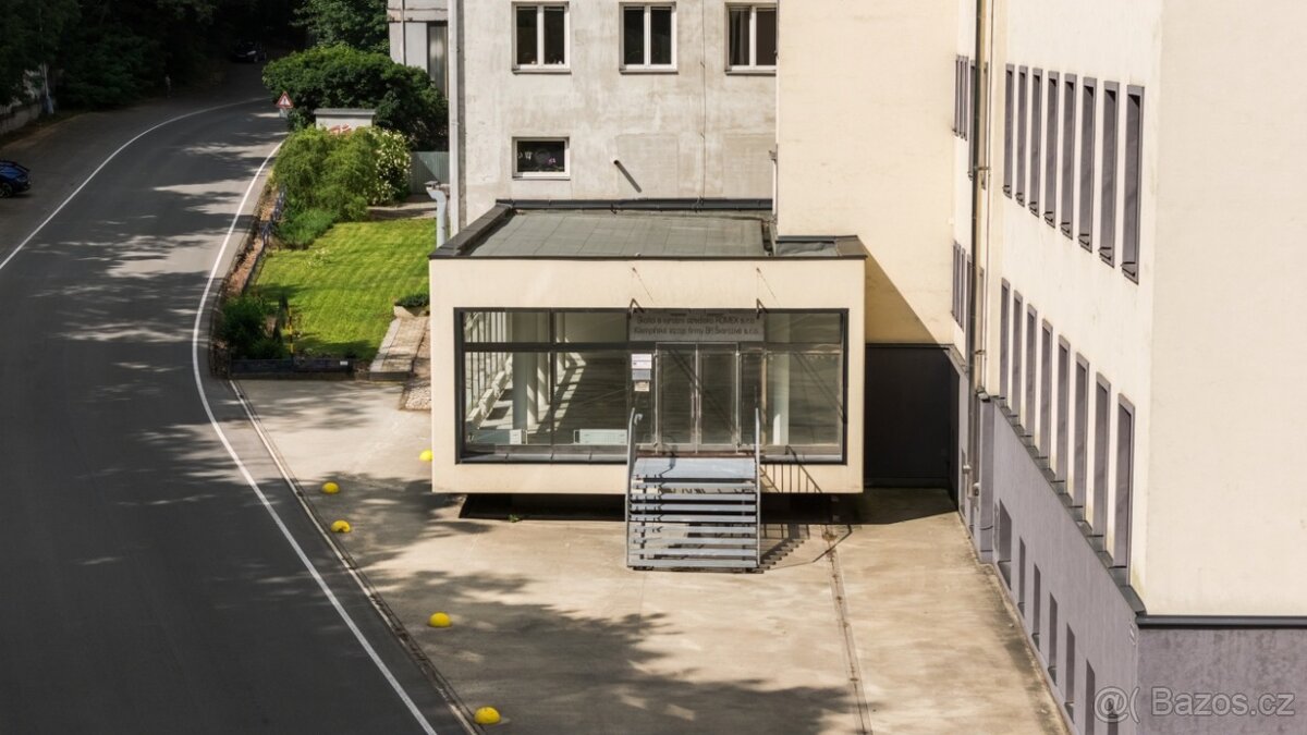 Administrativní budova Adamov u Brna 2325m2 - 2