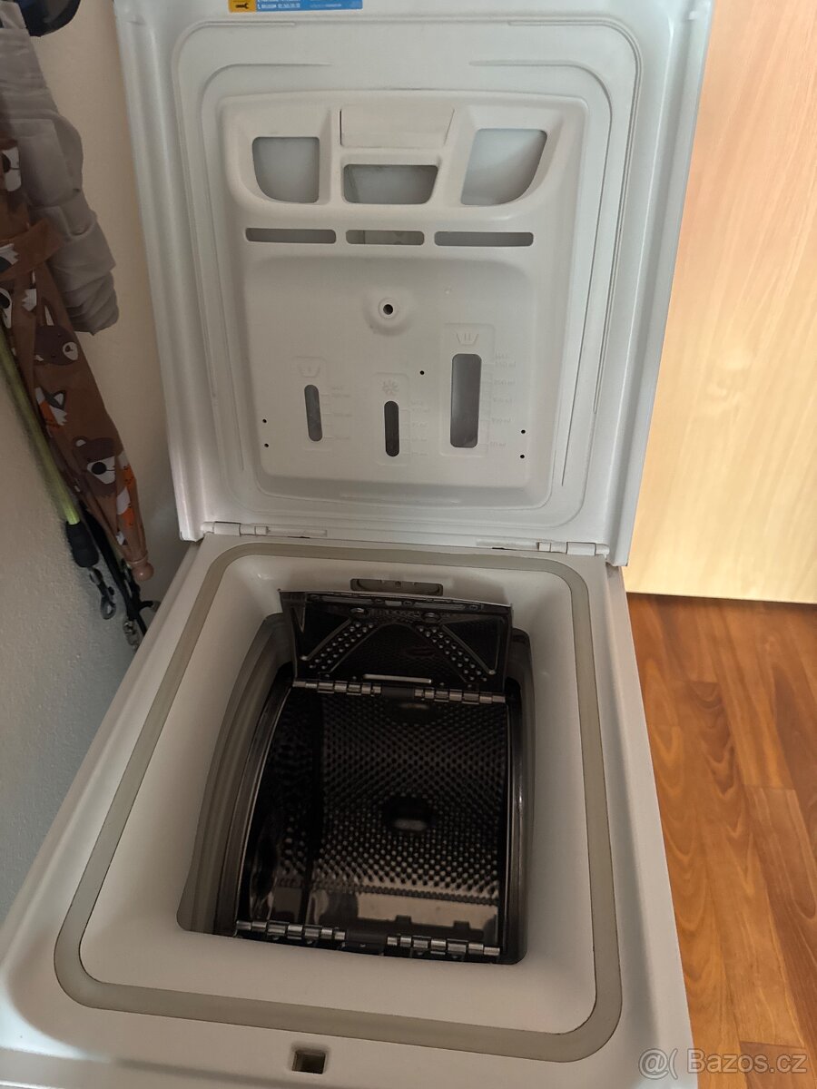 Pračka Indesit - 2
