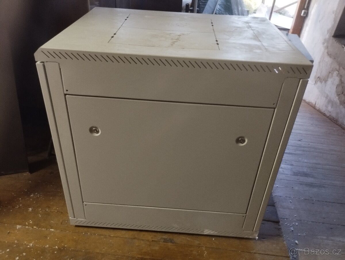 Skříň na server server PC - 2