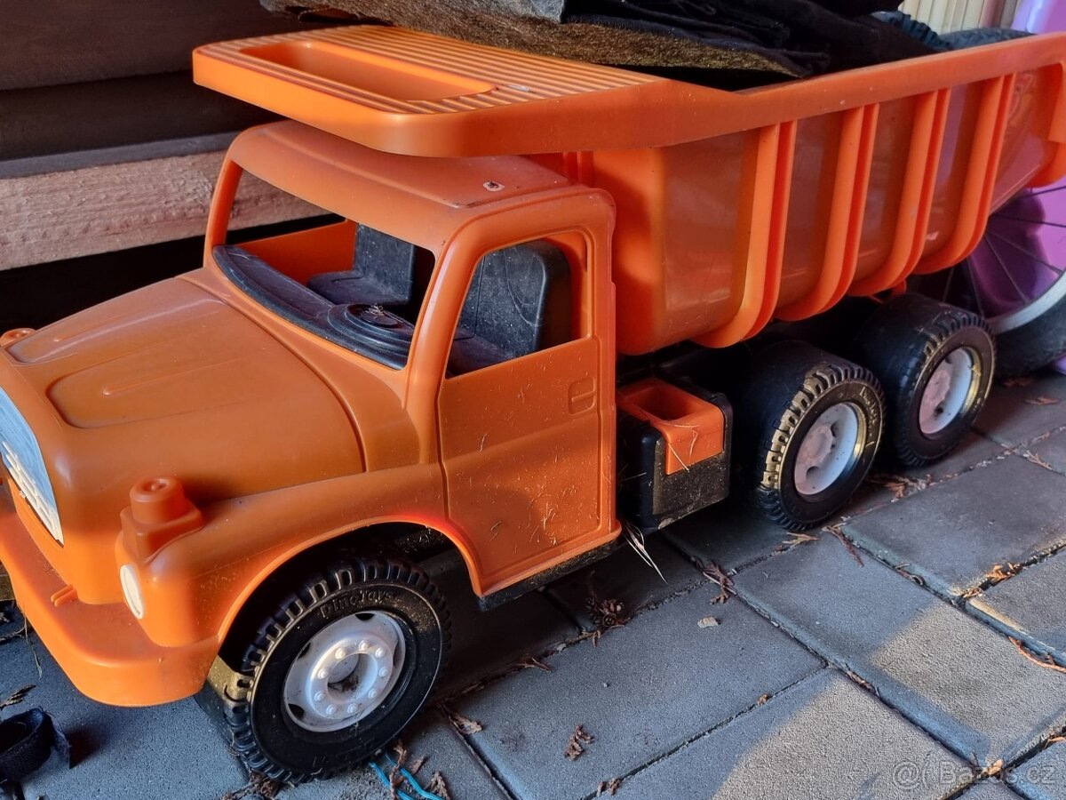 Nákladní auto Tatra - 2