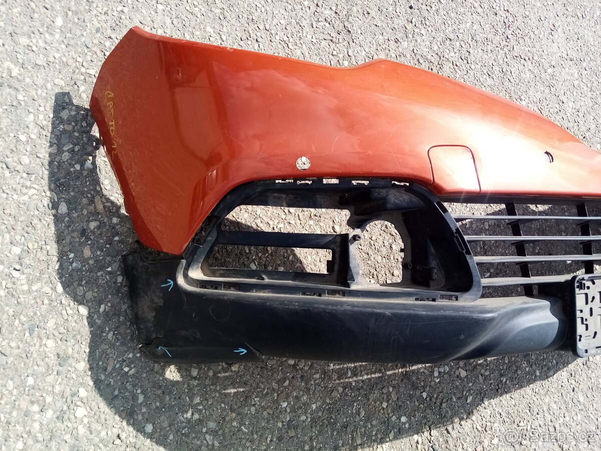 Renault Captur - přední nárazník ( 620221421R ) - 2