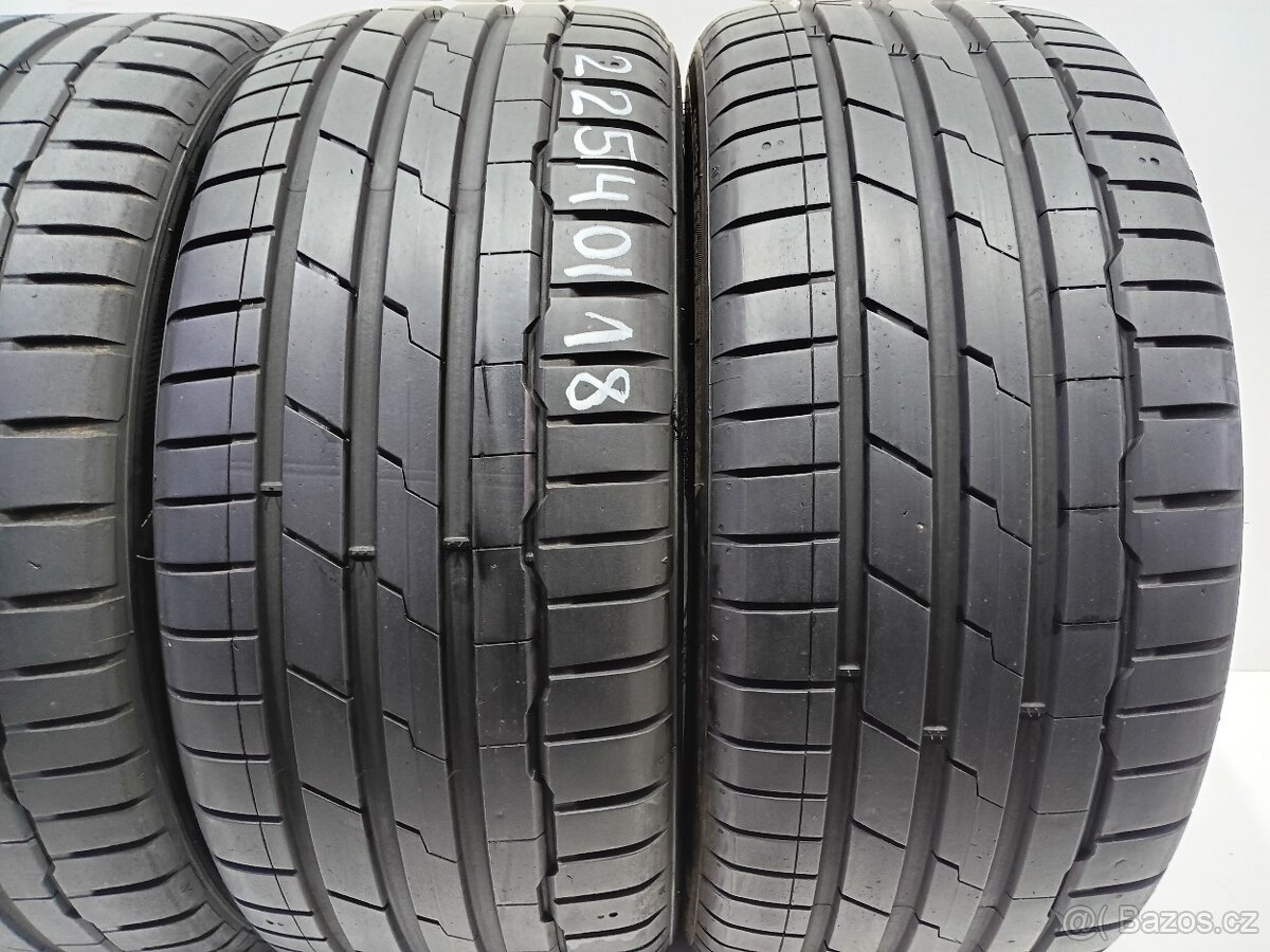 Letní pneu 225/40/18 Hankook - 2
