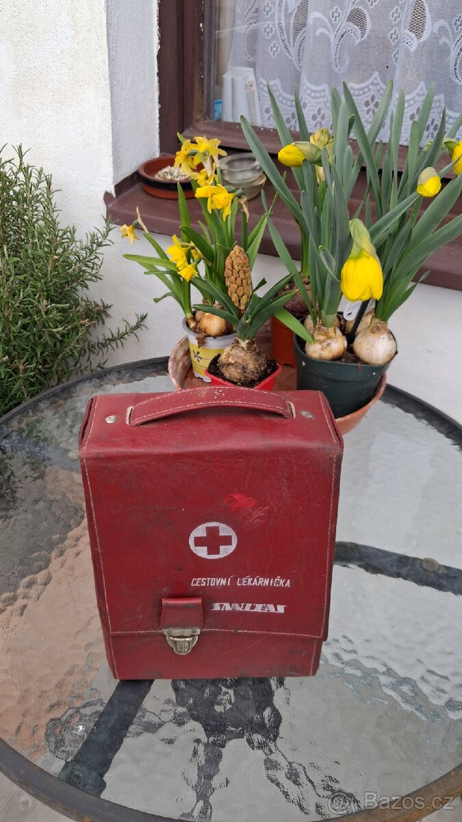 Retro Autolékarnička - 2